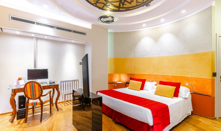 Junior Suite Deluxe Art Hotel Commercianti Bologna Junior Suite Deluxe Art Hotel Commercianti Bologna
