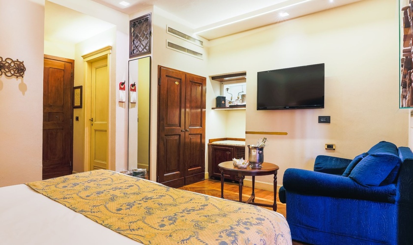 Deluxe Double Room Art Hotel Commercianti Bologna Deluxe Double Room Art Hotel Commercianti Bologna