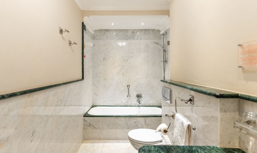 Junior suite Art Hotel Commercianti Bologna Junior suite Art Hotel Commercianti Bologna