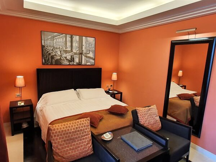 Classic double room art hotel novecento bologna Classic double room art hotel novecento bologna