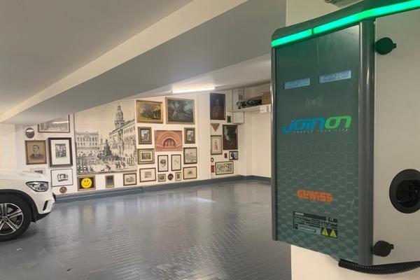 Electric Vehicle Charging Station Art Hotel Commercianti Bologna Electric Vehicle Charging Station Art Hotel Commercianti Bologna
