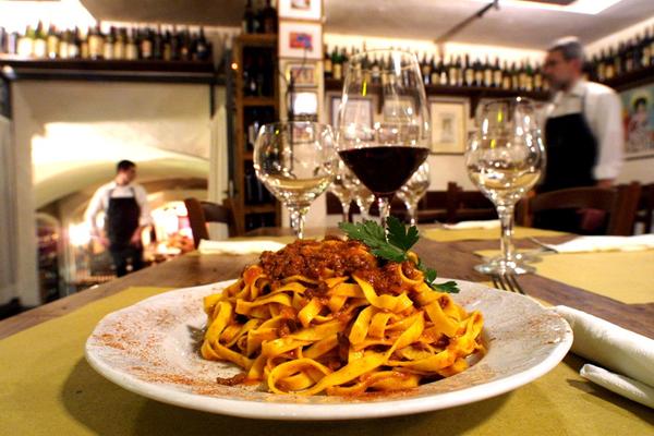 LUNCH AND DINNER - DELIVERY SERVICE Art Hotel Orologio Bologna LUNCH AND DINNER - DELIVERY SERVICE Art Hotel Orologio Bologna