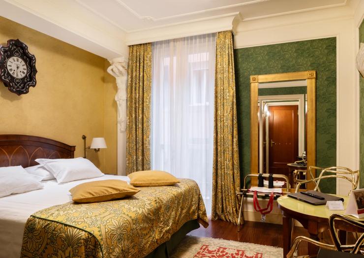 Classic Room Art Hotel Orologio Bologna Classic Room Art Hotel Orologio Bologna