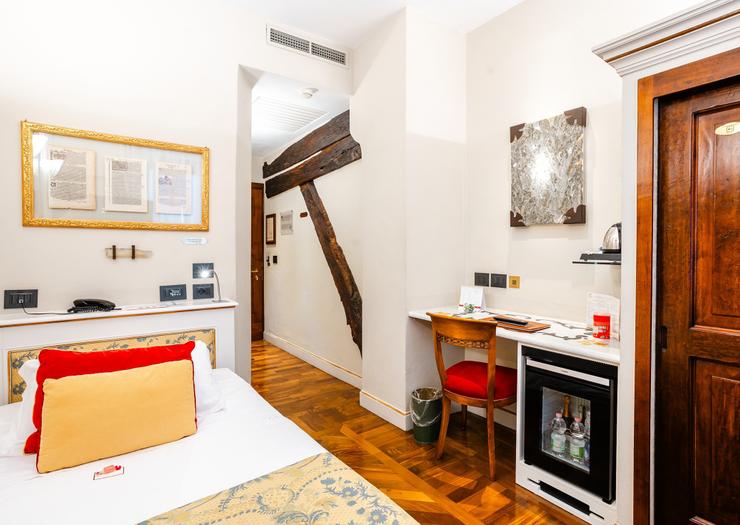 Single Room Art Hotel Commercianti Bologna Single Room Art Hotel Commercianti Bologna