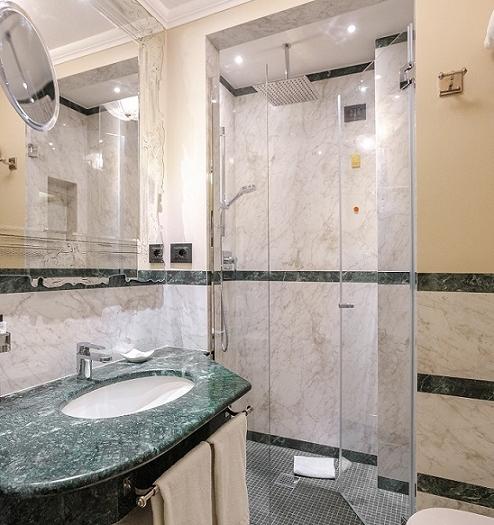Classic double room Art Hotel Commercianti Bologna Classic double room Art Hotel Commercianti Bologna