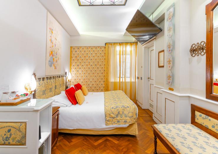 Classic double room Art Hotel Commercianti Bologna Classic double room Art Hotel Commercianti Bologna