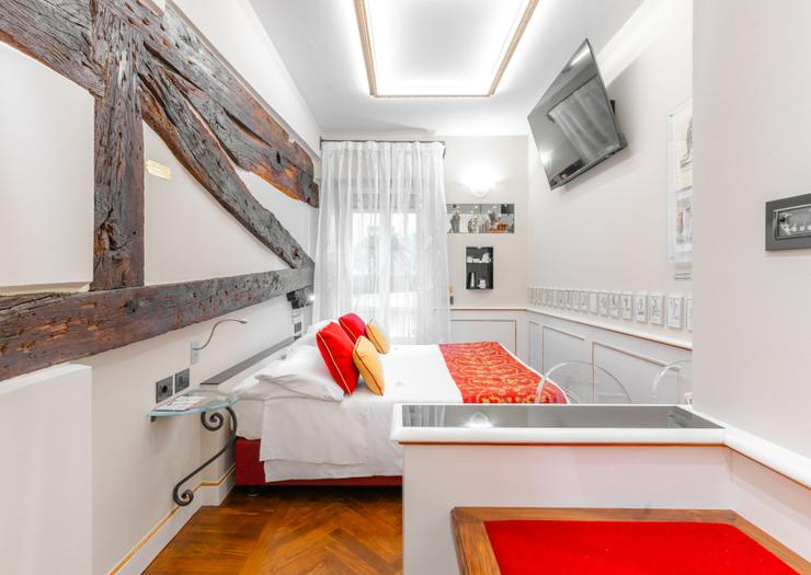 Classic double room Art Hotel Commercianti Bologna Classic double room Art Hotel Commercianti Bologna