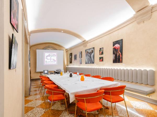 SALA DEL POZZO Art Hotel Commercianti Bologna SALA DEL POZZO Art Hotel Commercianti Bologna